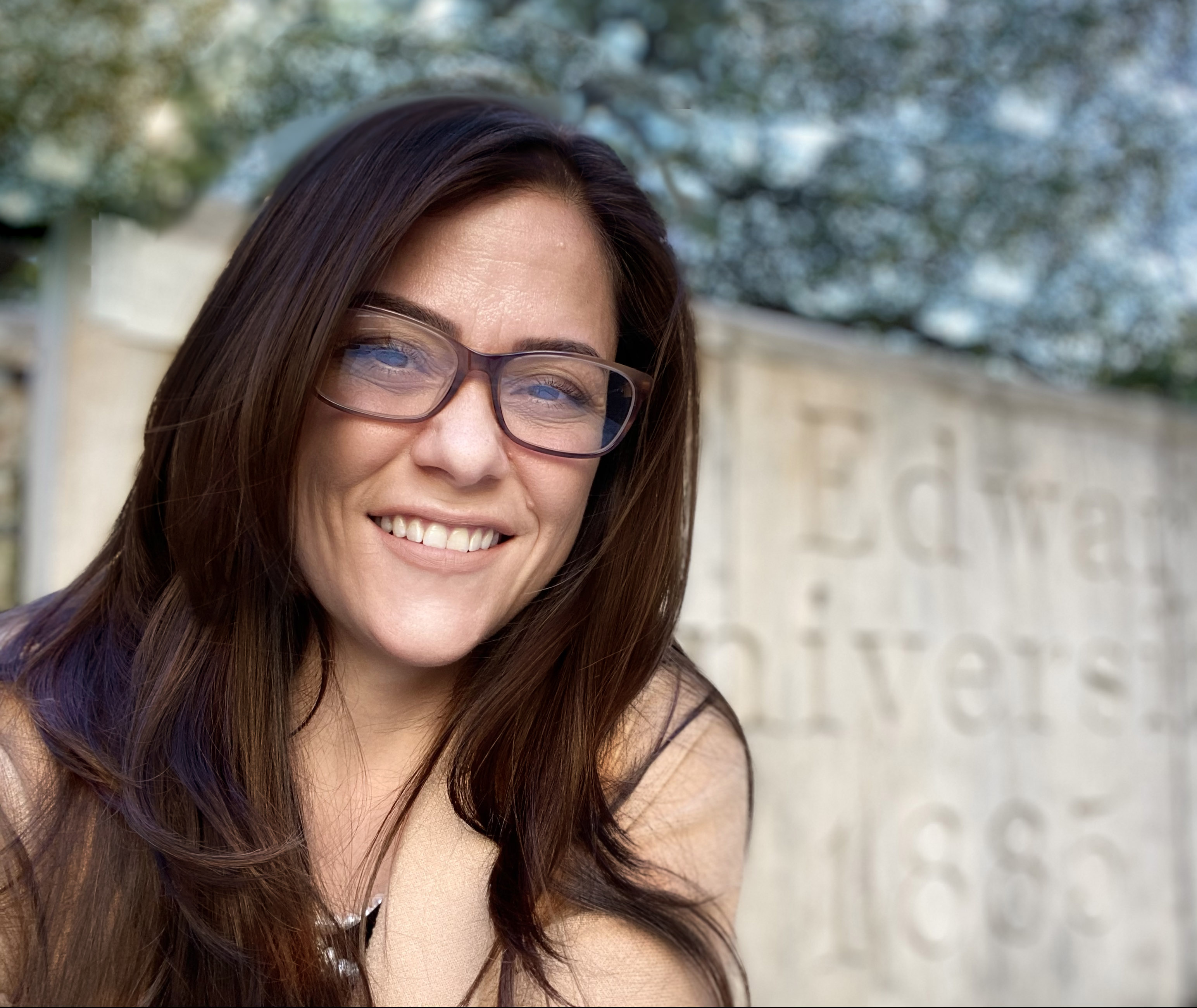 Headshot of Ellen Flores Chavira
